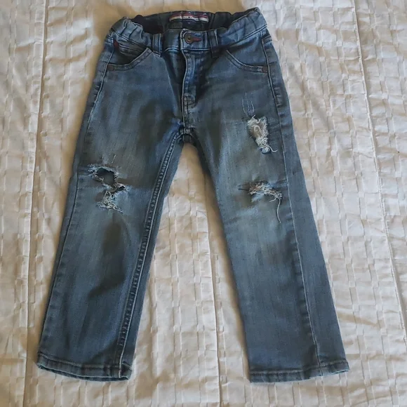 5 pair of 3T Jeans - Picture 11 of 13